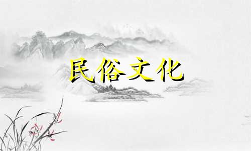 手表放在客厅的储物柜上,非常适合放置钟表。